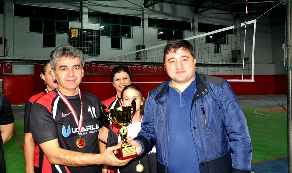 Cumhuriyet Kupası” voleybol turnuvasında  MVA 300 takımı  şampiyon oldu