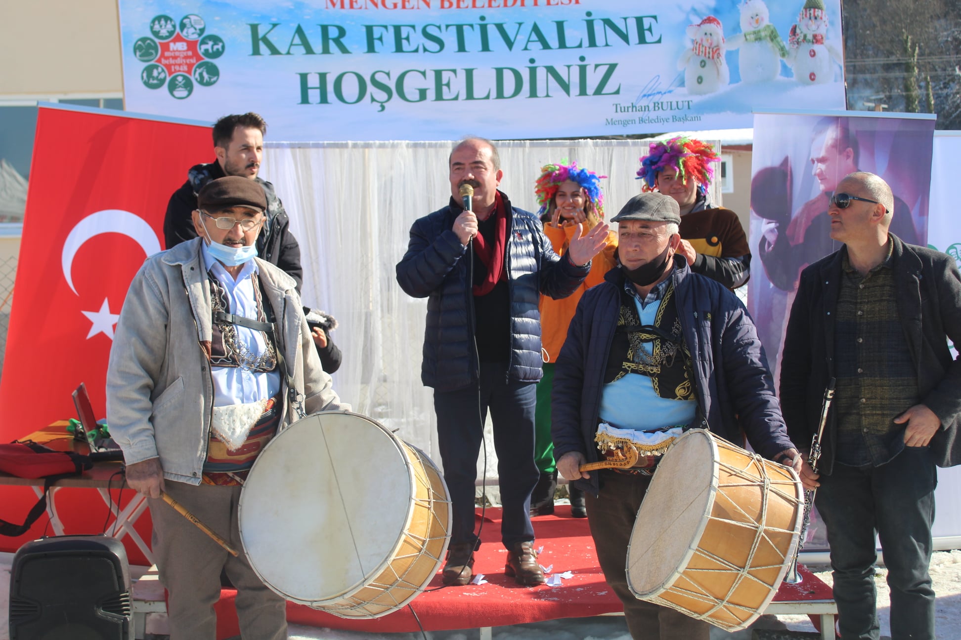 Mengen Belediyesi tarafından  Konak Köy meydanında Kar Festivali düzenlendi