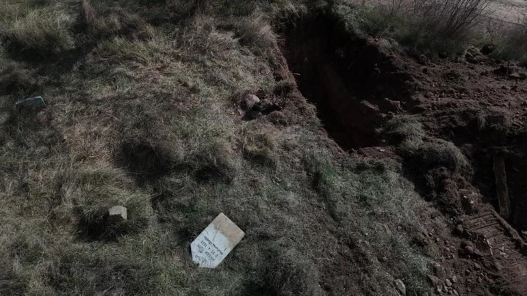 Mezarlar taşınıyor! Köy sakinleri gözyaşlarına boğuldu 4 691c4e6441322a828b4ce9b0