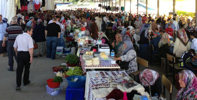 Mengen Halk pazarı bu hafta itibari ile yeniden Cumartesi gününe alınmıştır