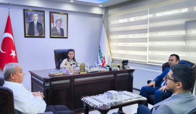 Mengen’de 23 Nisan Coşkusu; Makamlar Çocuklara Emanet Edildi