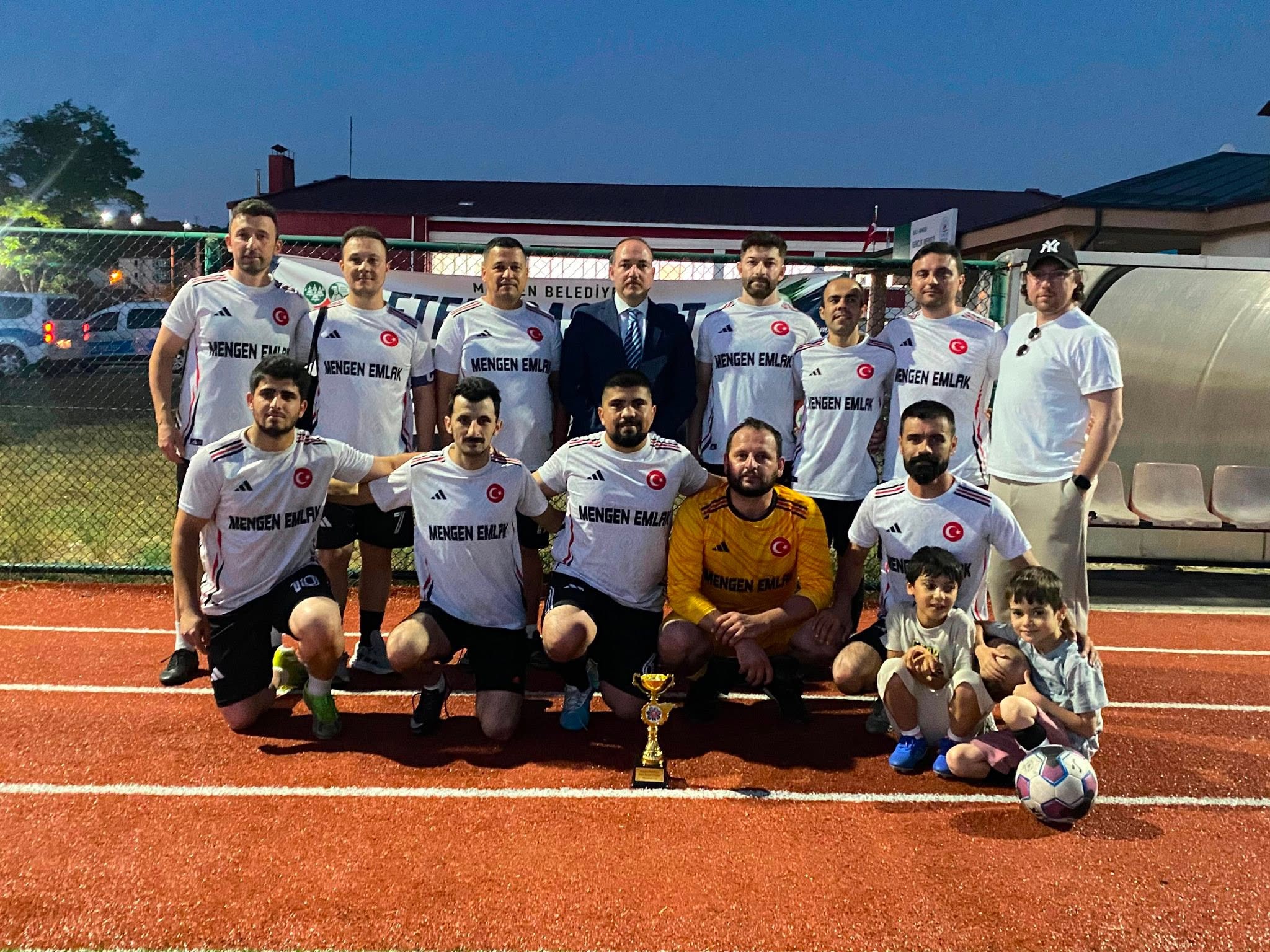 Etem Başyurt Futbol Turnuvası'nda Şampiyon Mengen Çarşı 6 752107076 1370097298549846 6237751576193229838 n