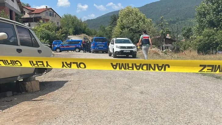 Mengen’in Gökçesu Beldesi’nde cinayet ; baba ve oğlunu tüfekle vurarak öldürdü