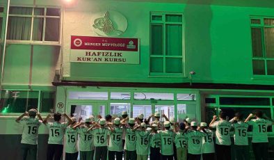 Arda Güler,  Mengen Hafızlık Kur’an Kursu öğrencilerine imzalı formasını gönderdi