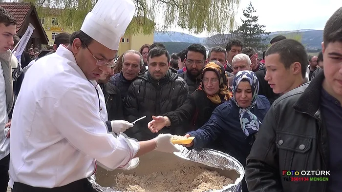 Genç aşçılar kepçelerini teslim ettiler